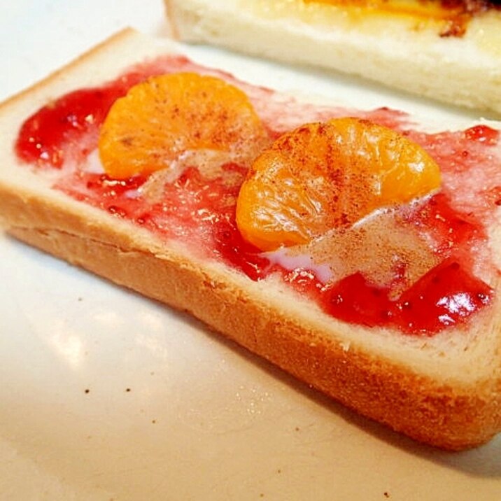 苺ジャムと蜜柑のトースト